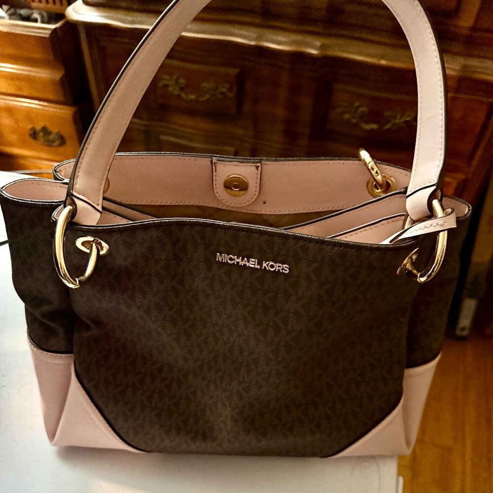 Michael Kors Blush color shoulder bag